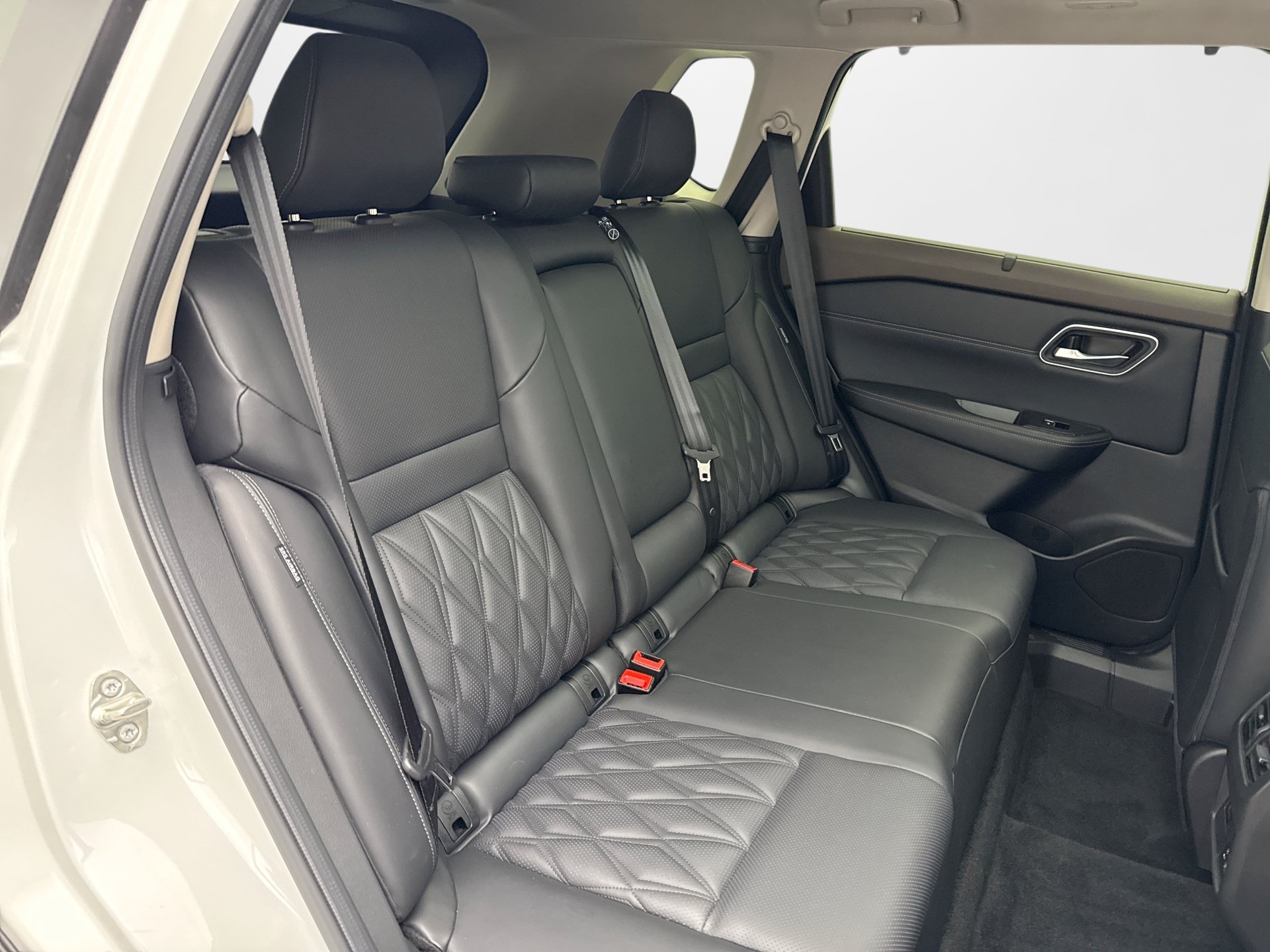 Used 2023 Nissan Rogue Platinum w/ Platinum Premium Package AWD/4WD image 19