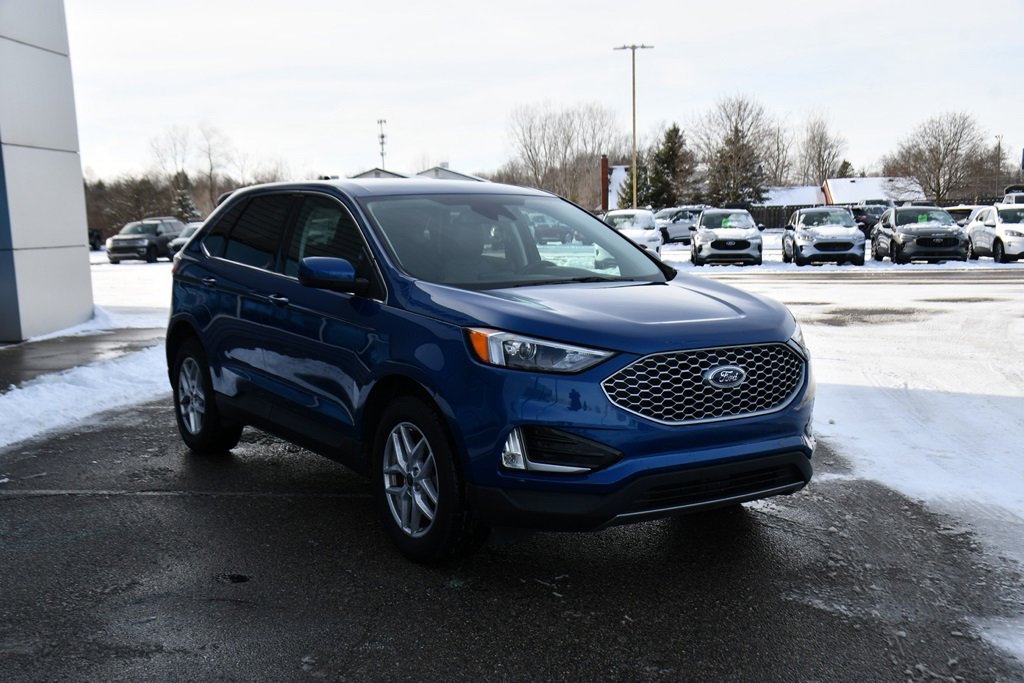 Used 2024 Ford Edge SEL w/ Convenience Package image 9