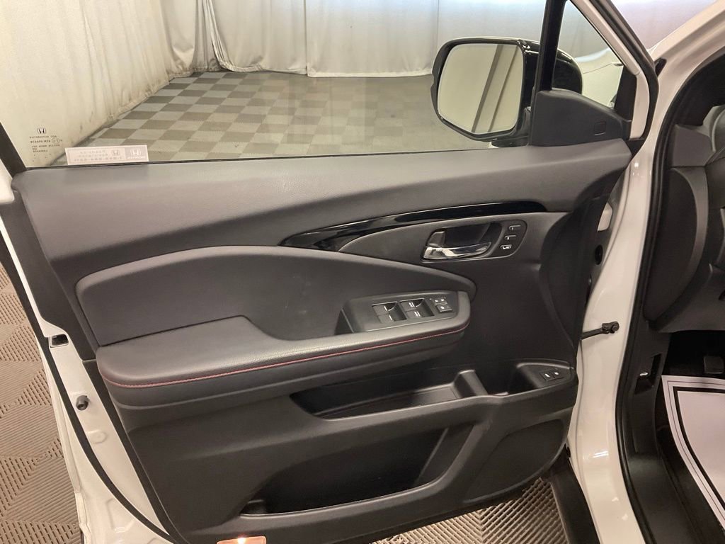 Used 2021 Honda Pilot Black Edition image 10
