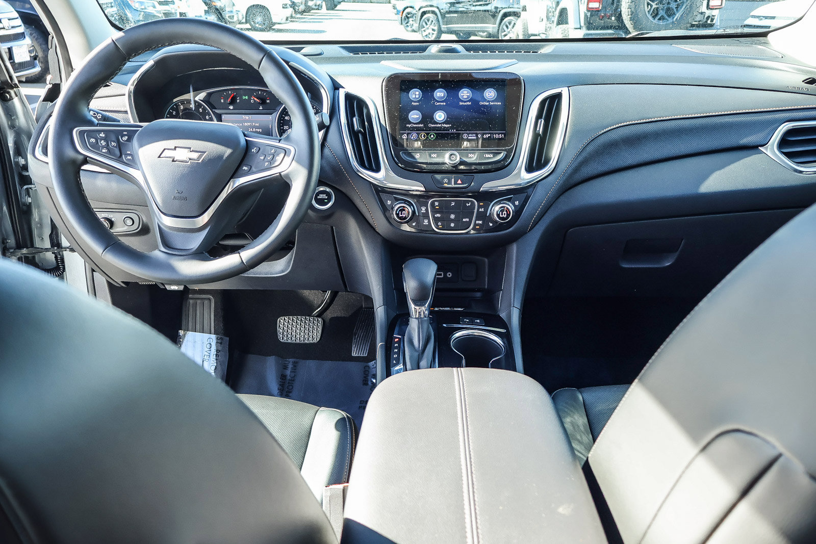 Used 2023 Chevrolet Equinox Premier image 8