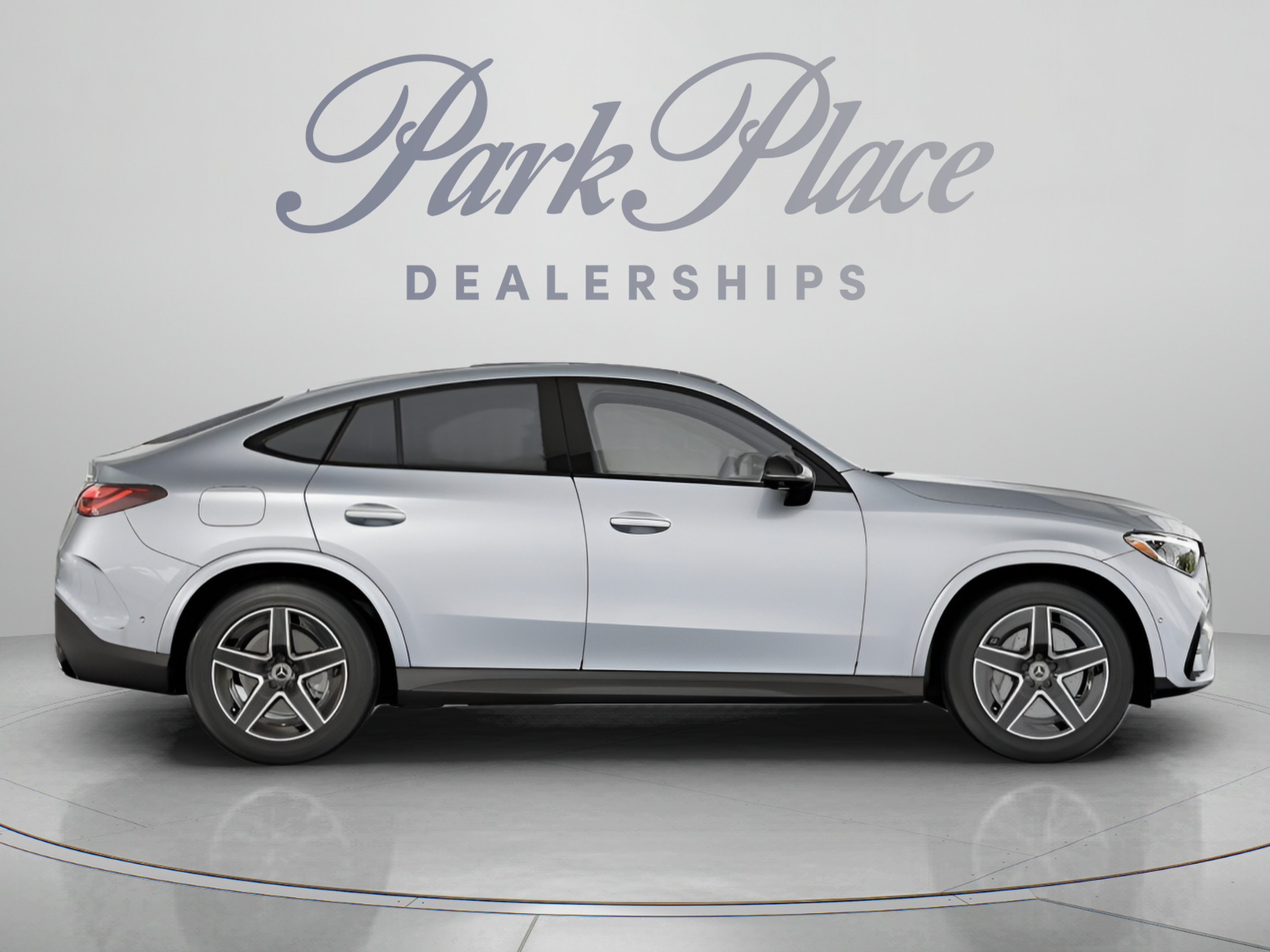 Used 2024 Mercedes-Benz GLC 300 4MATIC image 27