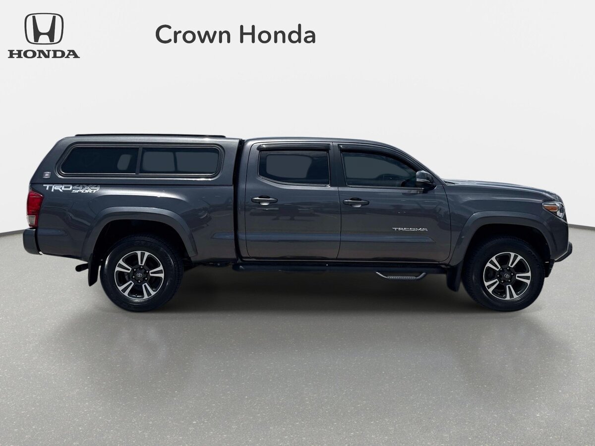 Used 2017 Toyota Tacoma TRD Sport w/ Tow Package AWD/4WD image 5