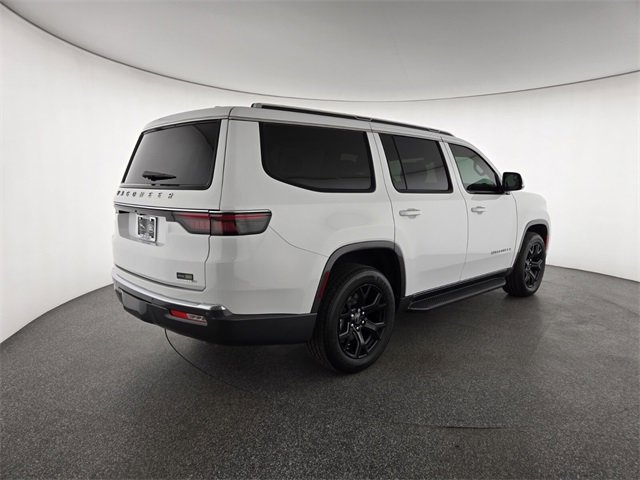 Used 2022 Jeep Wagoneer Series III w/ Flexible Seating Group image 2