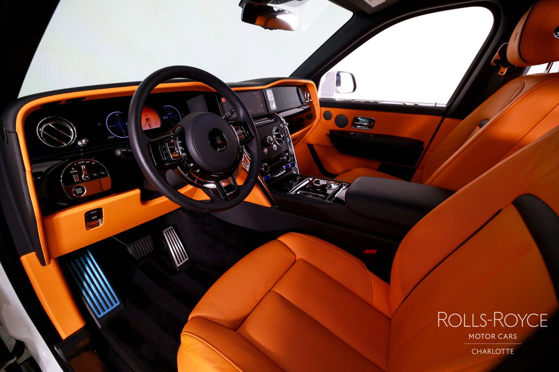 Certified 2025 Rolls-Royce Cullinan image 4