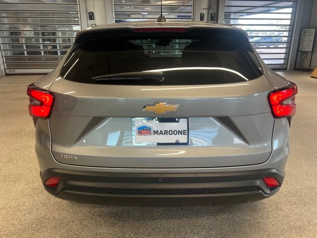 Used 2024 Chevrolet Trax LS w/ Driver Confidence Package FWD image 5