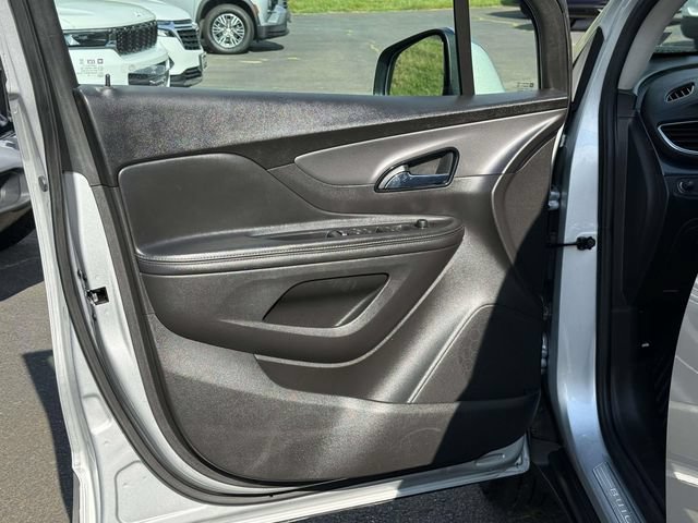 Certified 2022 Buick Encore Preferred w/ Safety Package AWD/4WD image 9