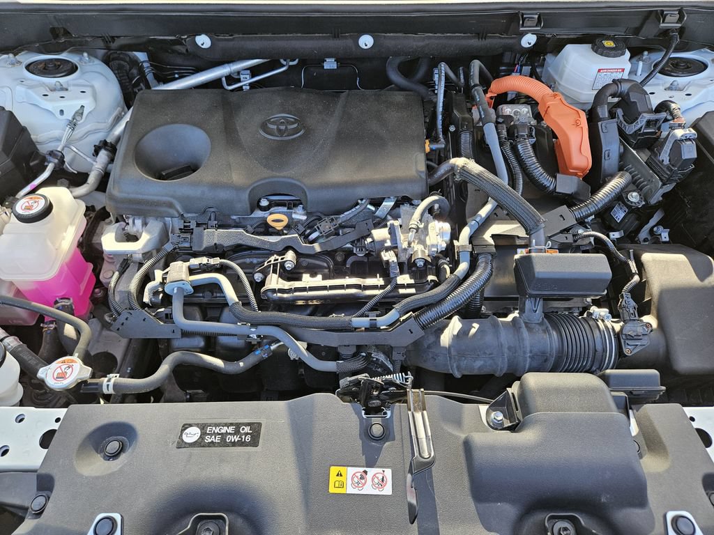 Used 2022 Toyota RAV4 XLE Premium AWD/4WD image 32