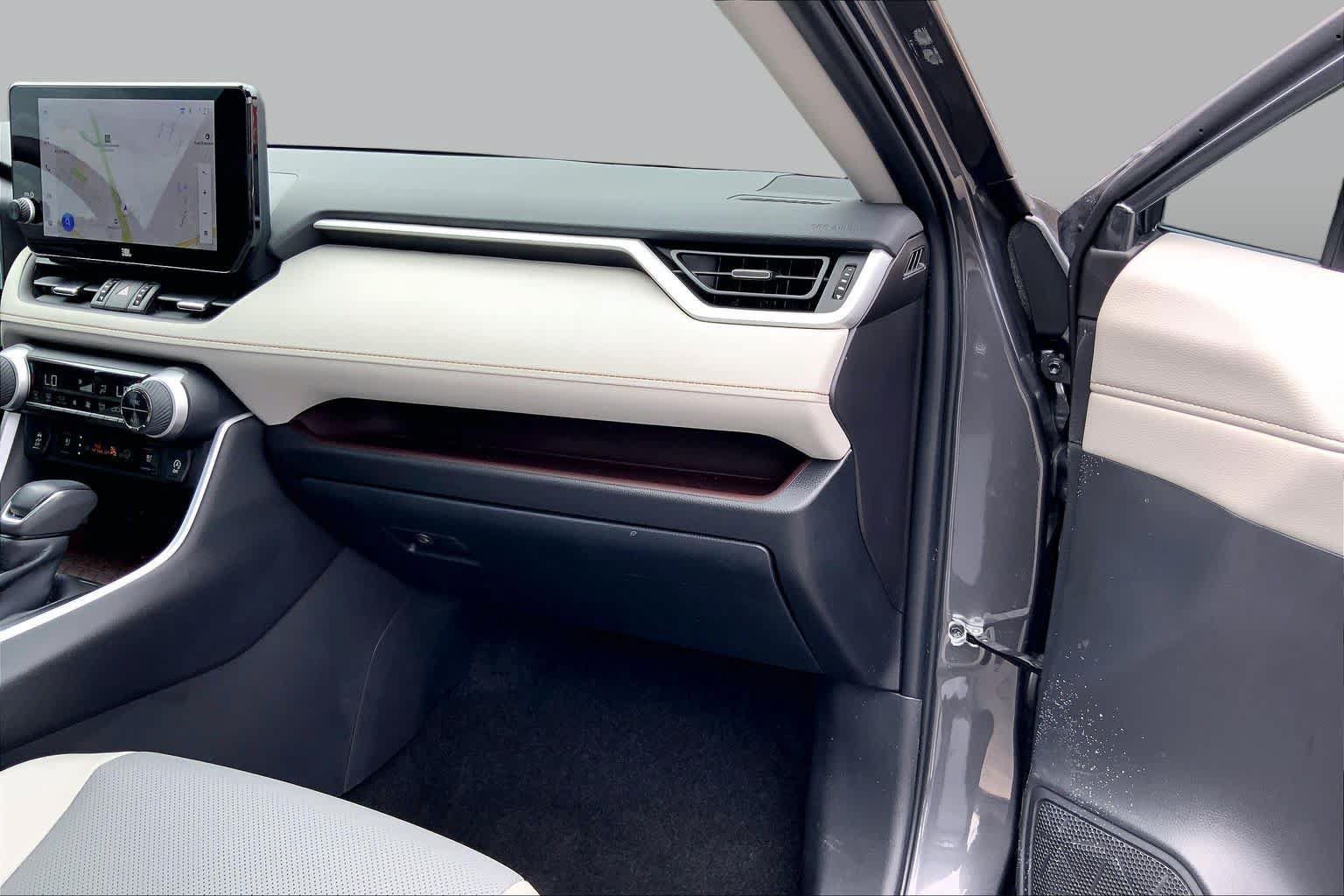 Used 2025 Toyota RAV4 Limited FWD image 19