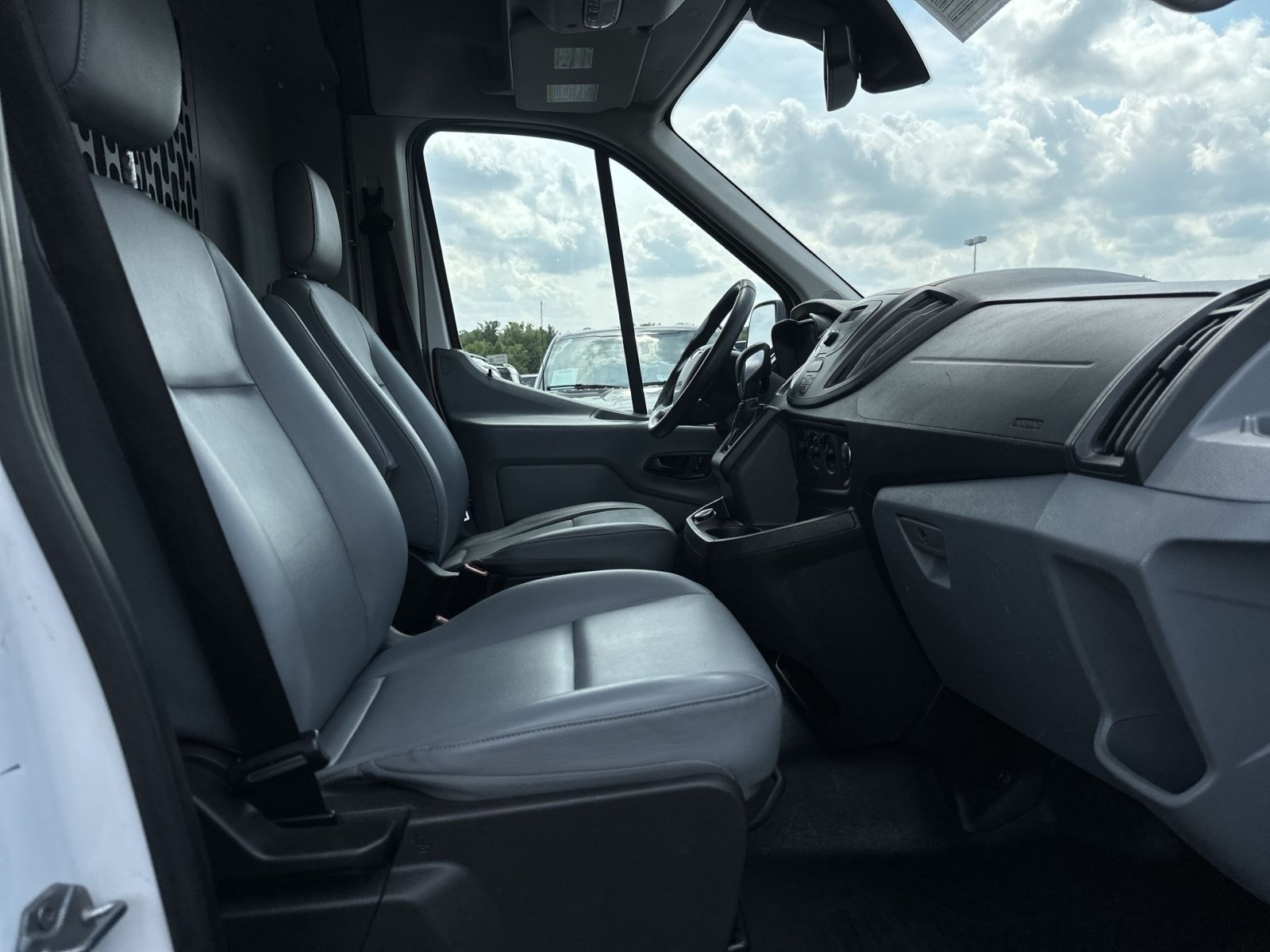 Used 2018 Ford Transit 250 148 High Roof RWD image 24