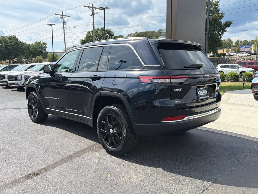 Used 2023 Jeep Grand Cherokee Limited AWD/4WD image 6