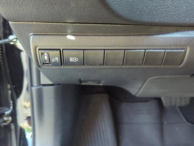 Certified 2025 Toyota Corolla LE FWD image 11