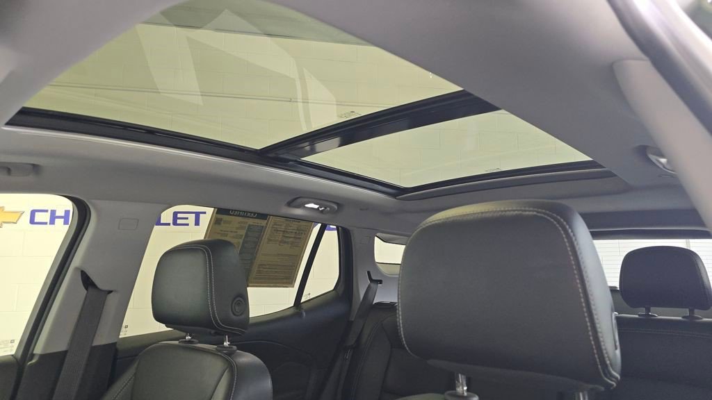 Certified 2022 GMC Terrain SLT w/ Tech Package image 17