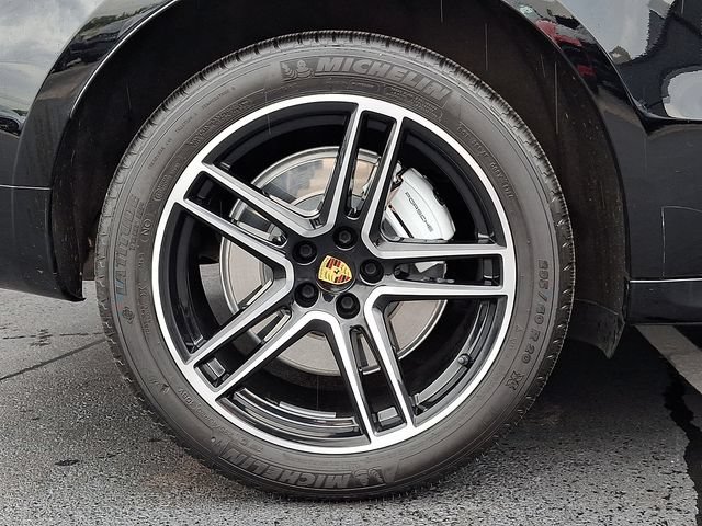 Certified 2021 Porsche Macan Turbo AWD/4WD image 13