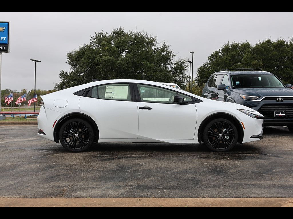 New 2026 Toyota Prius Plug-In Hybrid FWD image 5