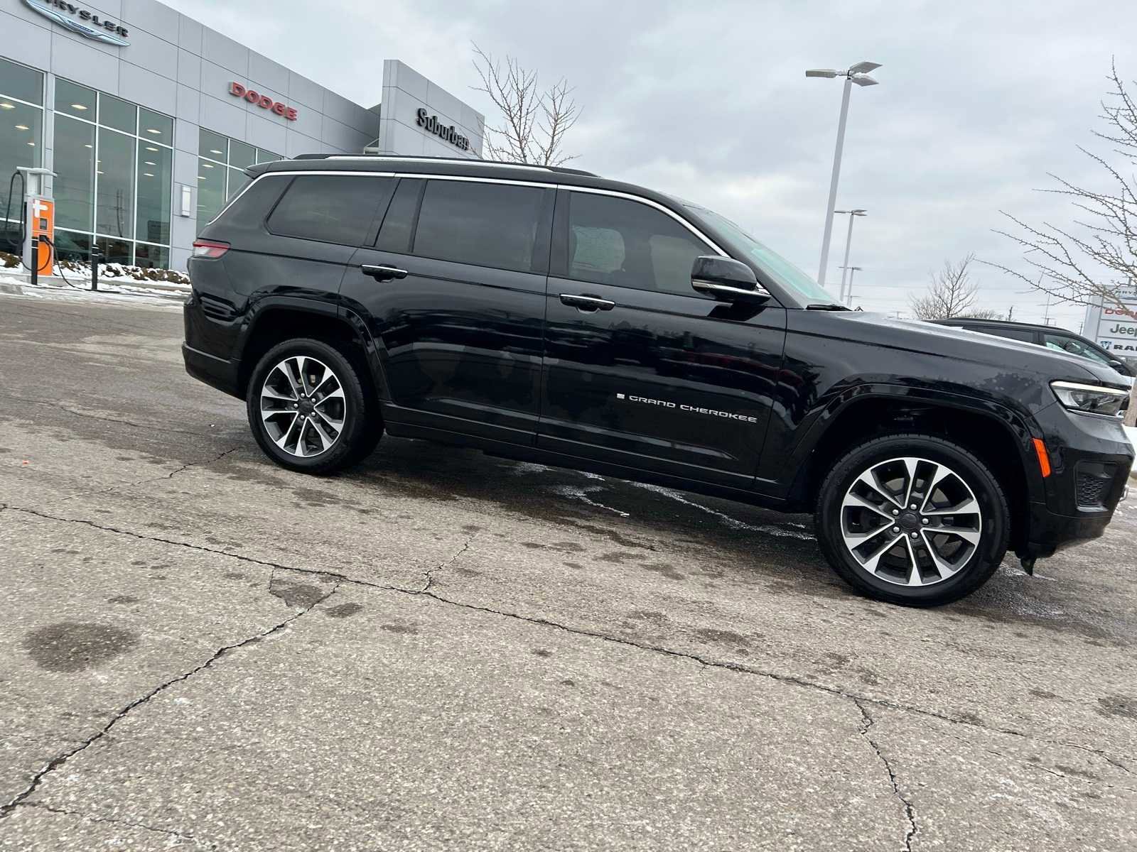 Certified 2023 Jeep Grand Cherokee L Overland w/ Advanced Protech Group III image 7