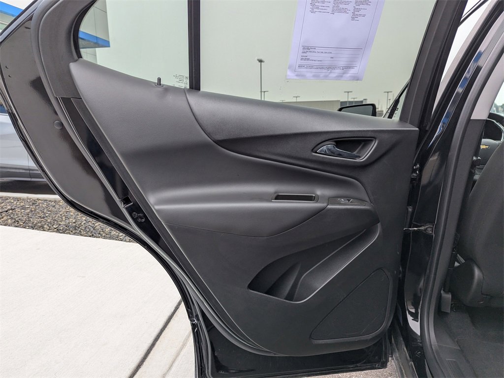 Used 2023 Chevrolet Equinox LT w/ Driver Convenience Package image 27