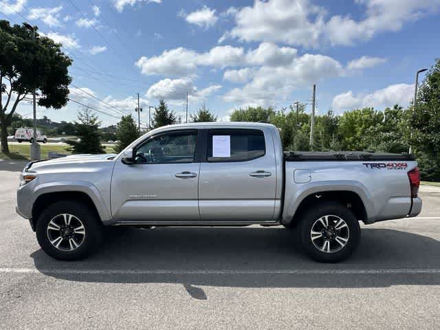 Used 2018 Toyota Tacoma TRD Sport AWD/4WD image 2