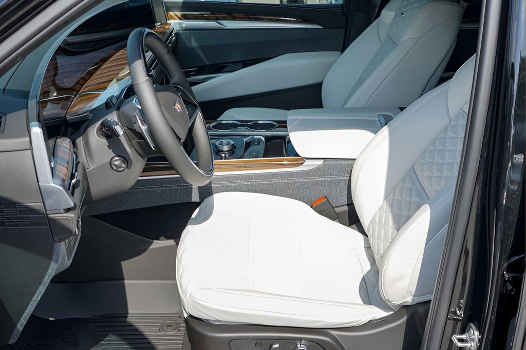 New 2026 Cadillac Escalade Platinum Sport w/ LPO, Floor Liner Package AWD/4WD image 10
