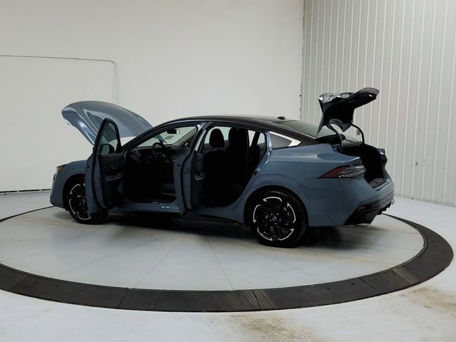 New 2026 Nissan Sentra SR w/ Floor Mat Package image 13