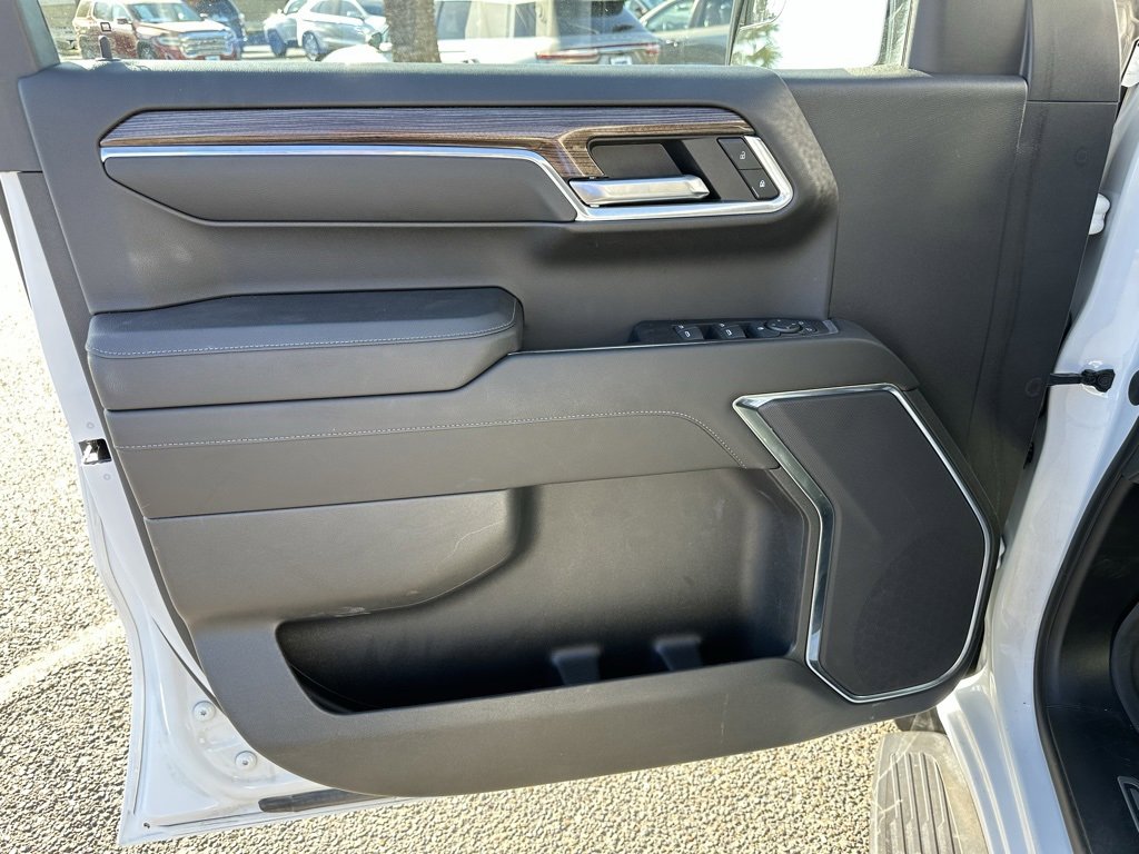 Used 2023 Chevrolet Silverado 1500 LT image 10