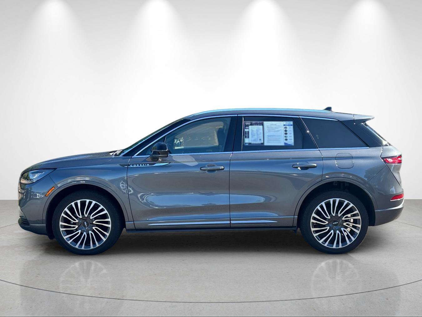 Used 2022 Lincoln Corsair Reserve w/ Sport Package AWD/4WD image 2