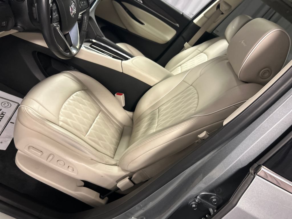 Used 2023 Buick Enclave Avenir w/ Avenir Technology Package FWD image 12