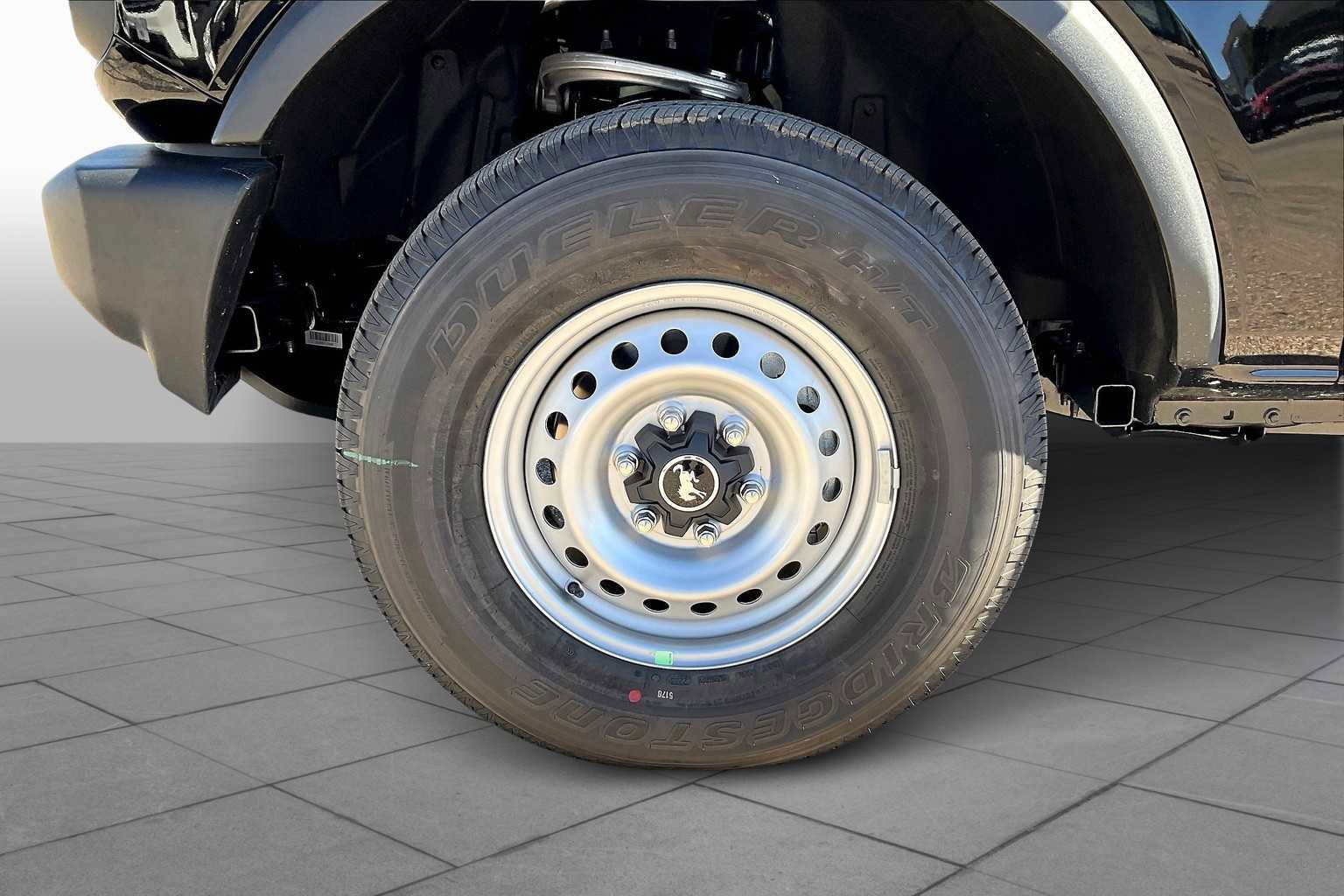 New 2025 Ford Bronco Base image 11