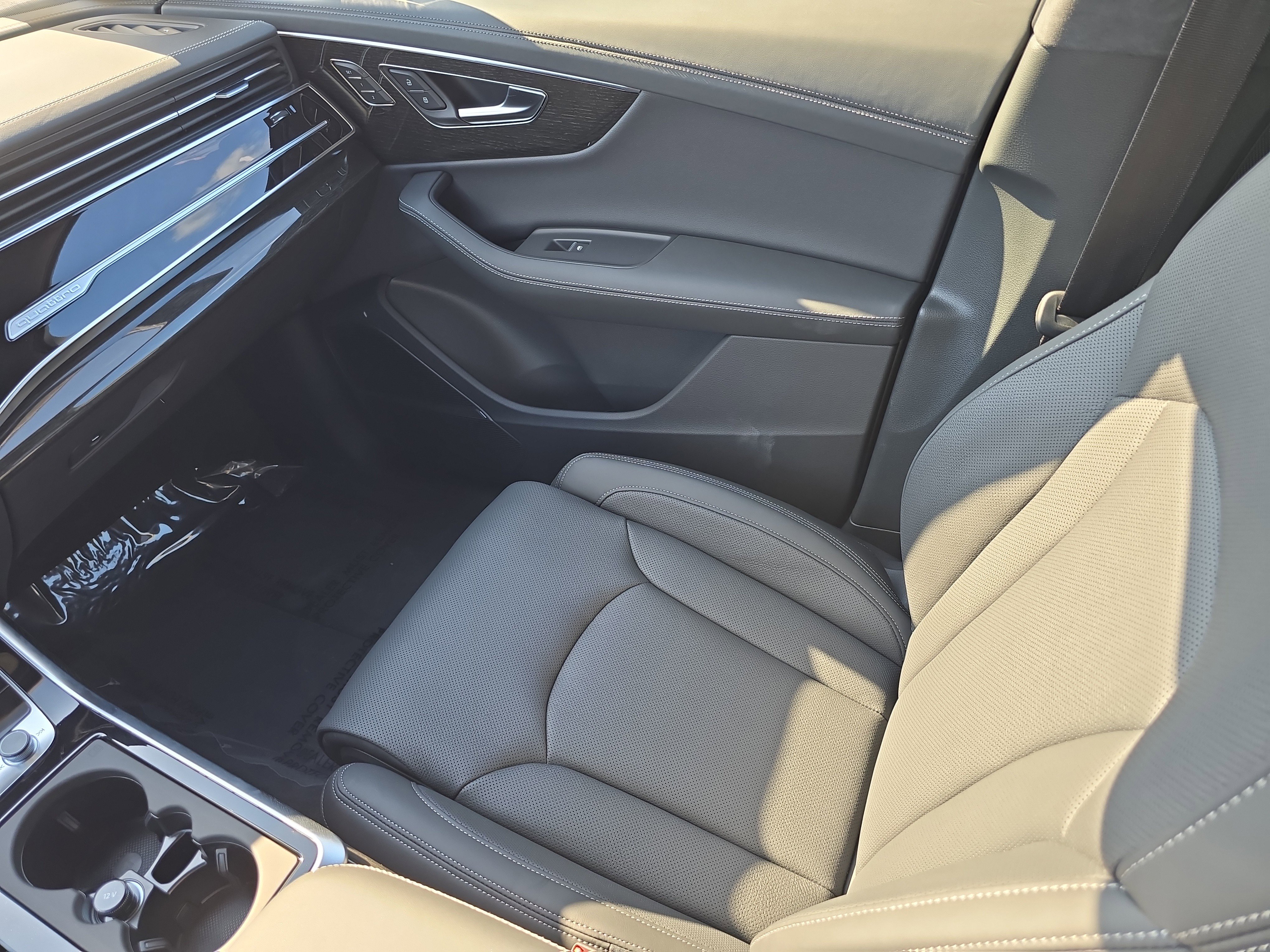 New 2025 Audi Q7 3.0T Prestige image 14