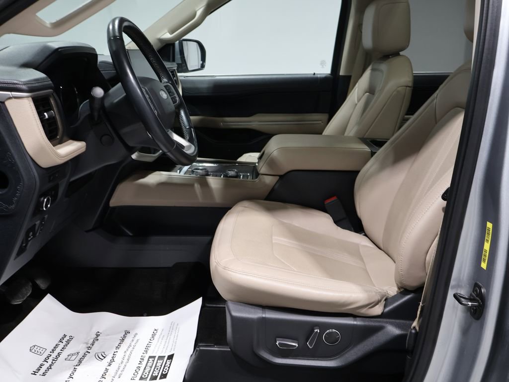 Used 2023 Ford Expedition Limited image 9