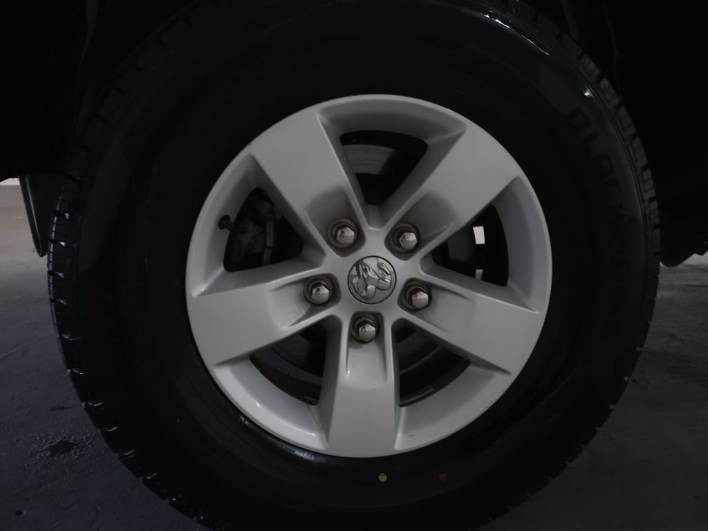 Used 2022 RAM 1500 Classic SLT AWD/4WD image 32