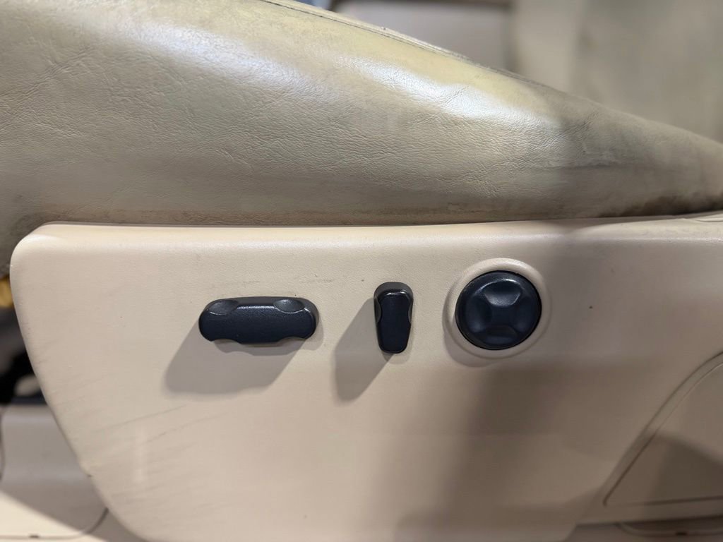 Used 2013 GMC Sierra 3500 Denali image 20