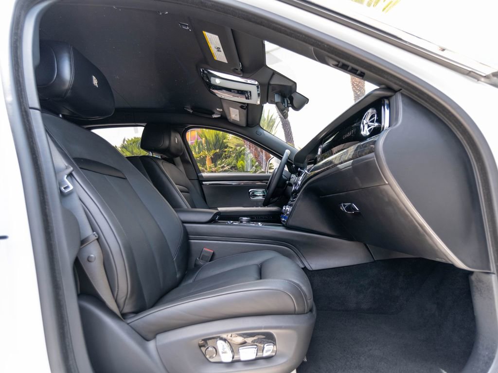 Used 2022 Rolls-Royce Ghost AWD/4WD image 32