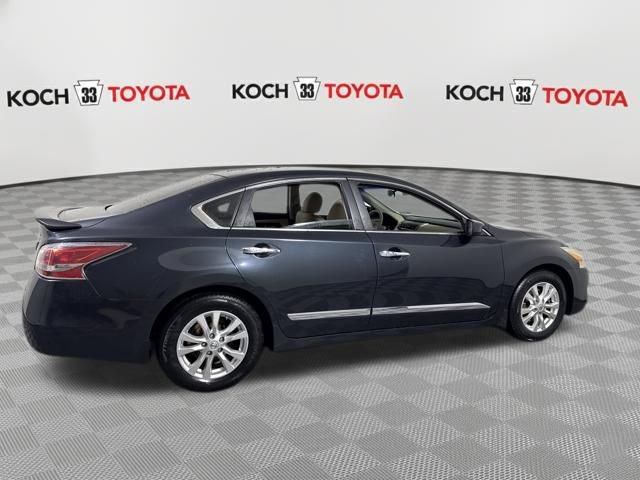 Used 2015 Nissan Altima 2.5 S w/ Sport Value Package FWD image 9