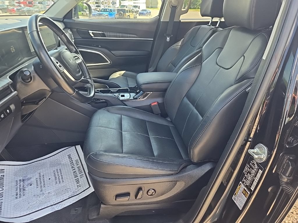 Used 2023 Kia Telluride EX AWD/4WD image 3