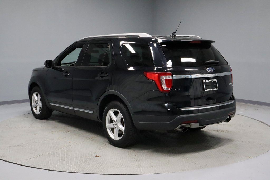 Used 2018 Ford Explorer XLT w/ Equipment Group 201A image 9
