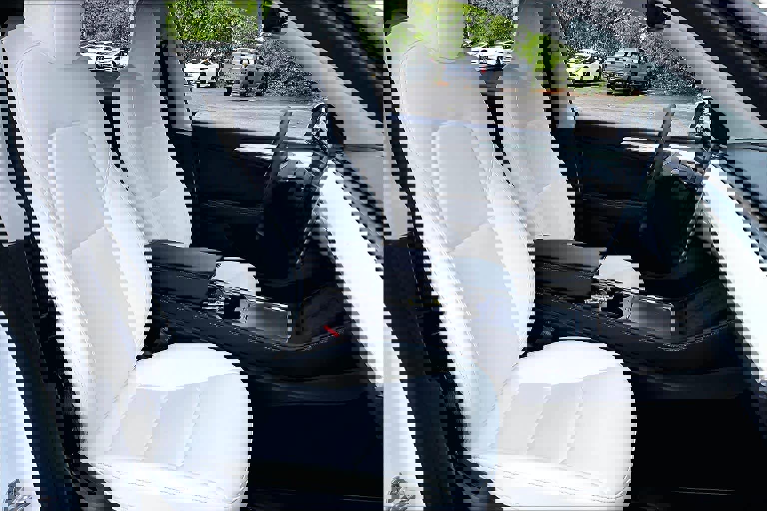 Used 2022 Tesla Model Y Long Range image 8