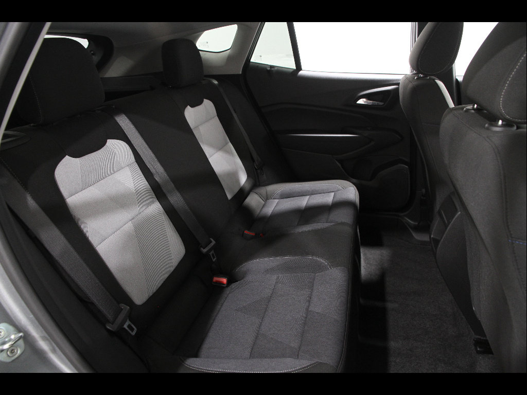 Certified 2024 Chevrolet Trax LS w/ Driver Confidence Package FWD image 17