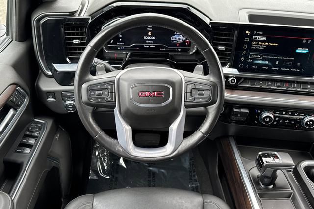 Used 2022 GMC Sierra 1500 SLT w/ SLT Premium Package AWD/4WD image 16