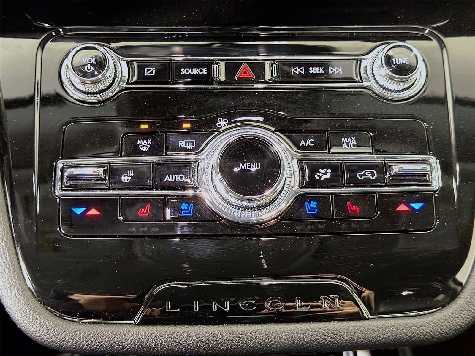 Used 2022 Lincoln Corsair AWD w/ Equipment Group 101A image 17