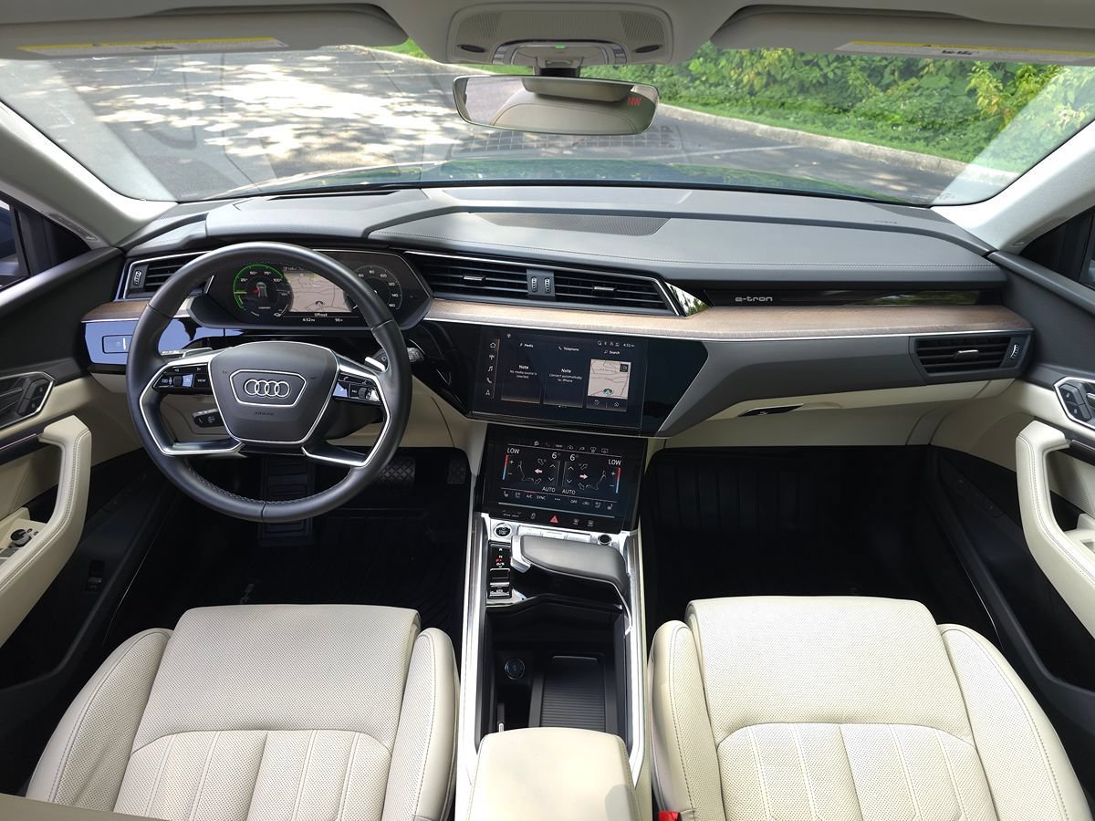 Used 2024 Audi Q8 e-tron Prestige w/ Prestige Package AWD/4WD image 10