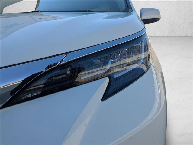 Certified 2022 Toyota Sienna LE image 9