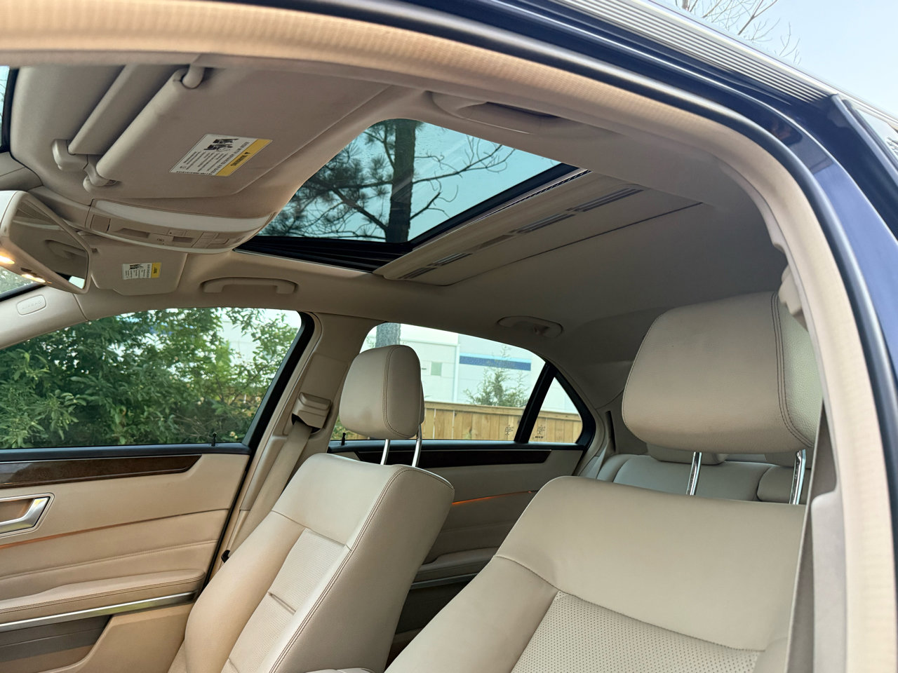 Used 2015 Mercedes-Benz E 350 4MATIC Sedan image 33