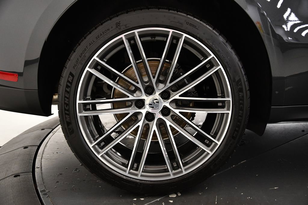 Used 2025 Porsche Macan image 13