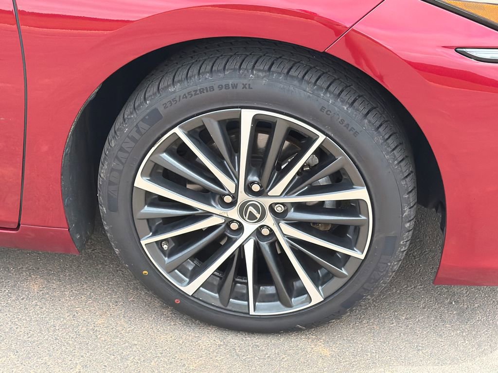 Used 2023 Lexus ES 300h w/ Premium Package FWD image 12