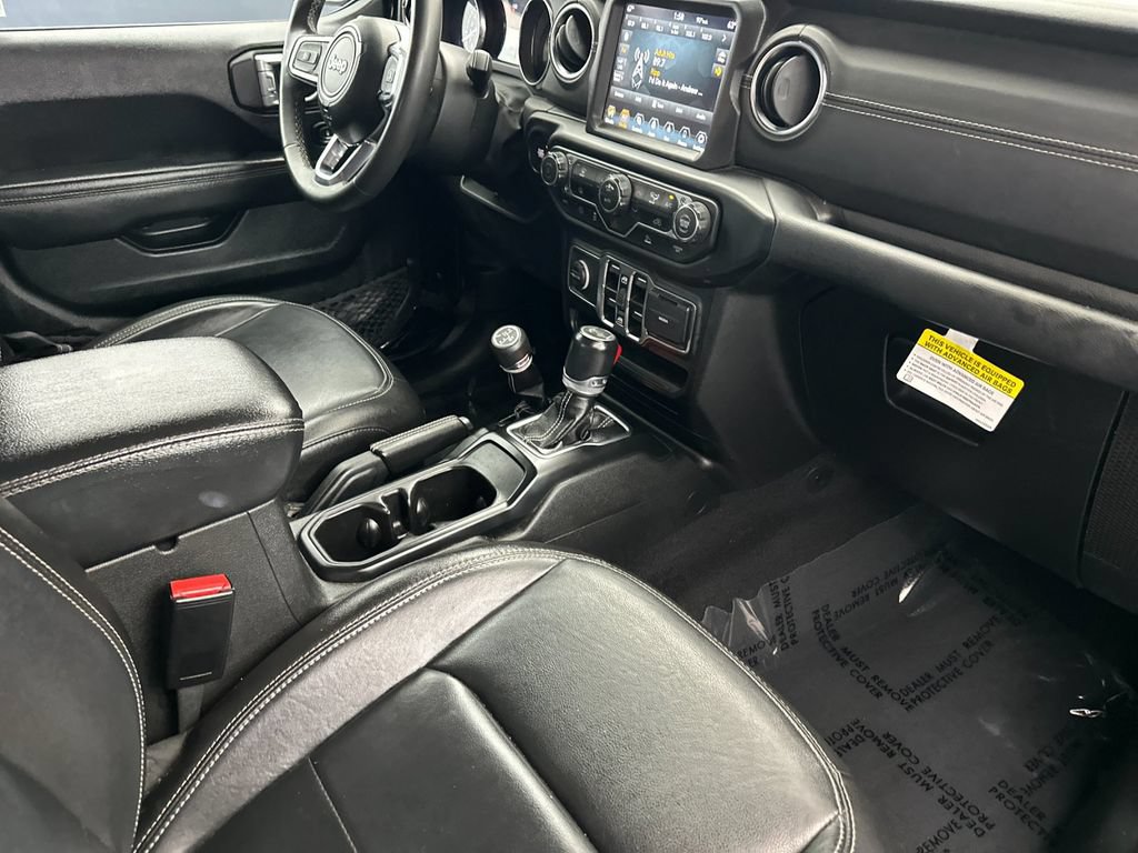Used 2023 Jeep Wrangler Unlimited Sahara AWD/4WD image 15