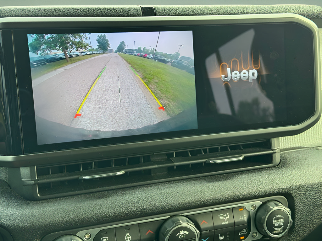 Used 2024 Jeep Wrangler Unlimited AWD/4WD image 22