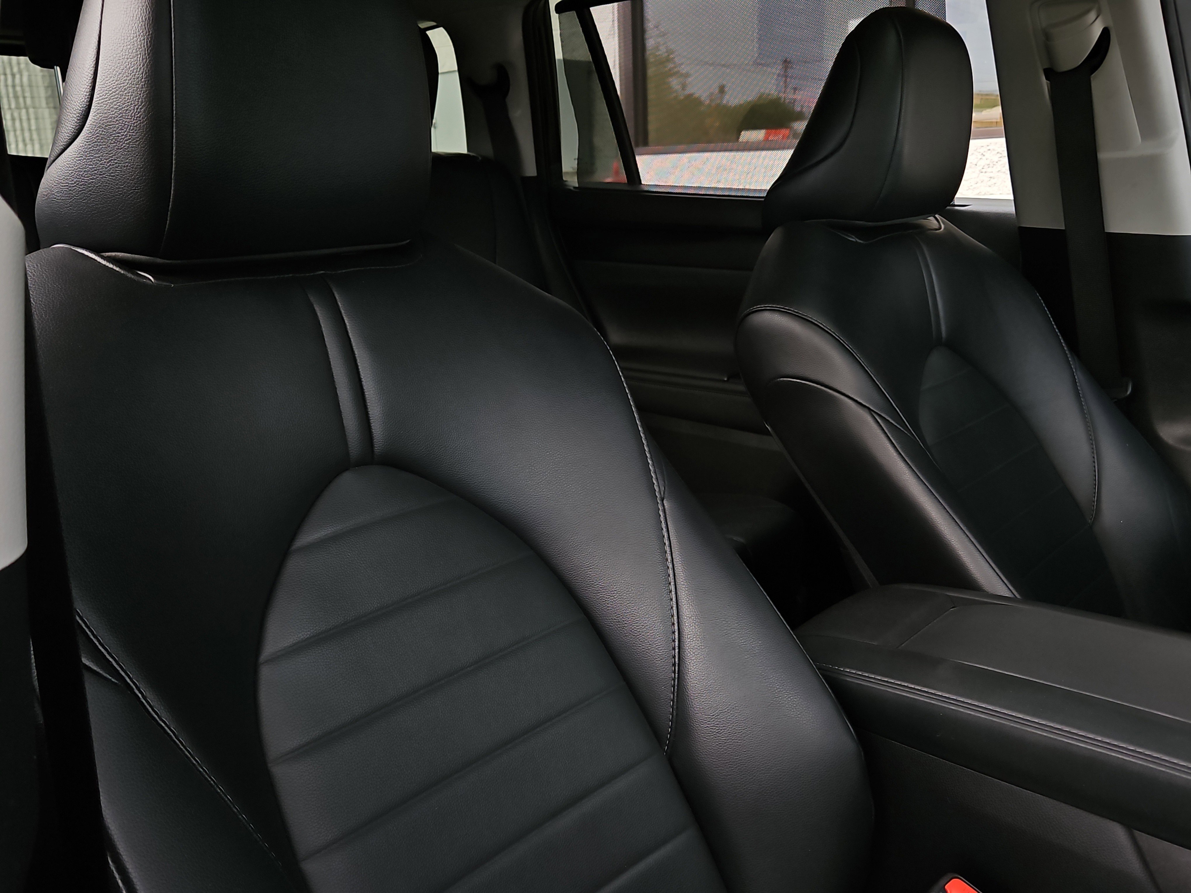 Used 2022 Toyota Highlander XLE image 25