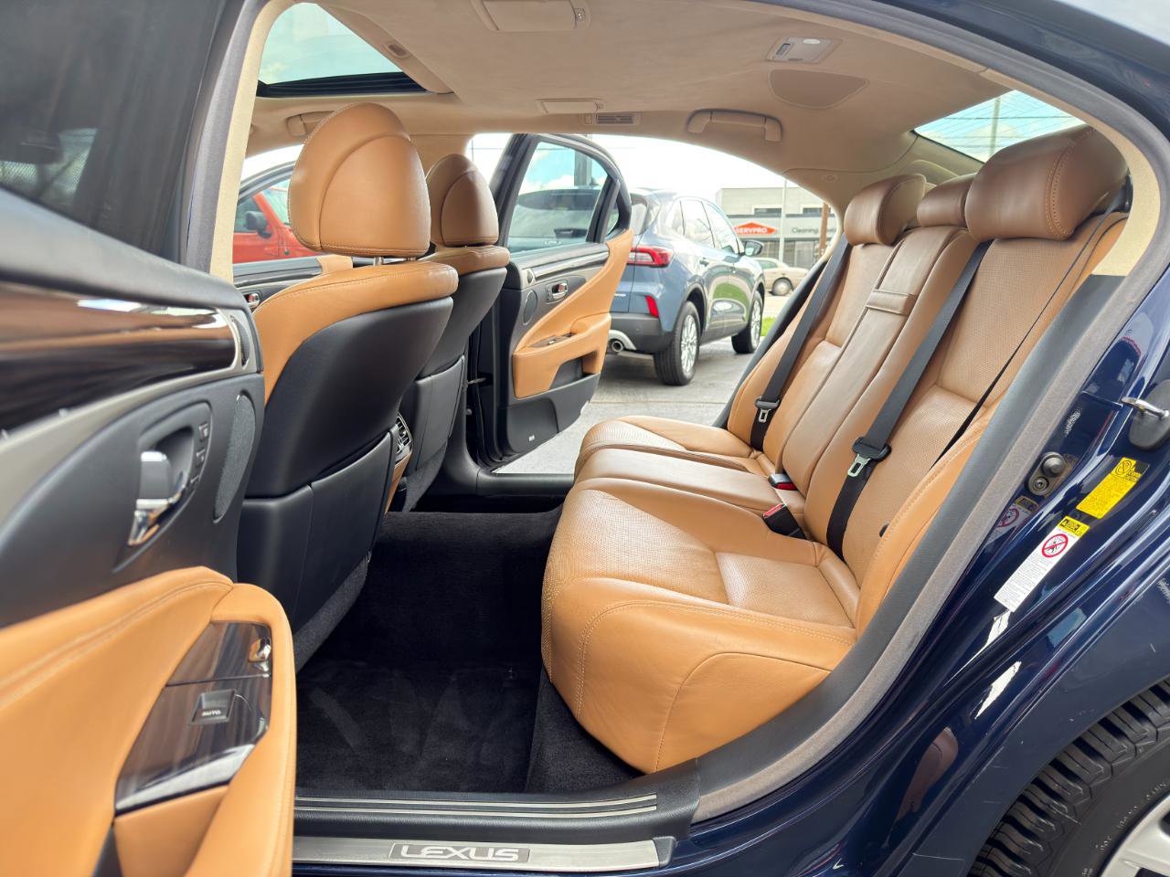 Used 2013 Lexus LS 460 L w/ Ultra Luxury Pkg image 18