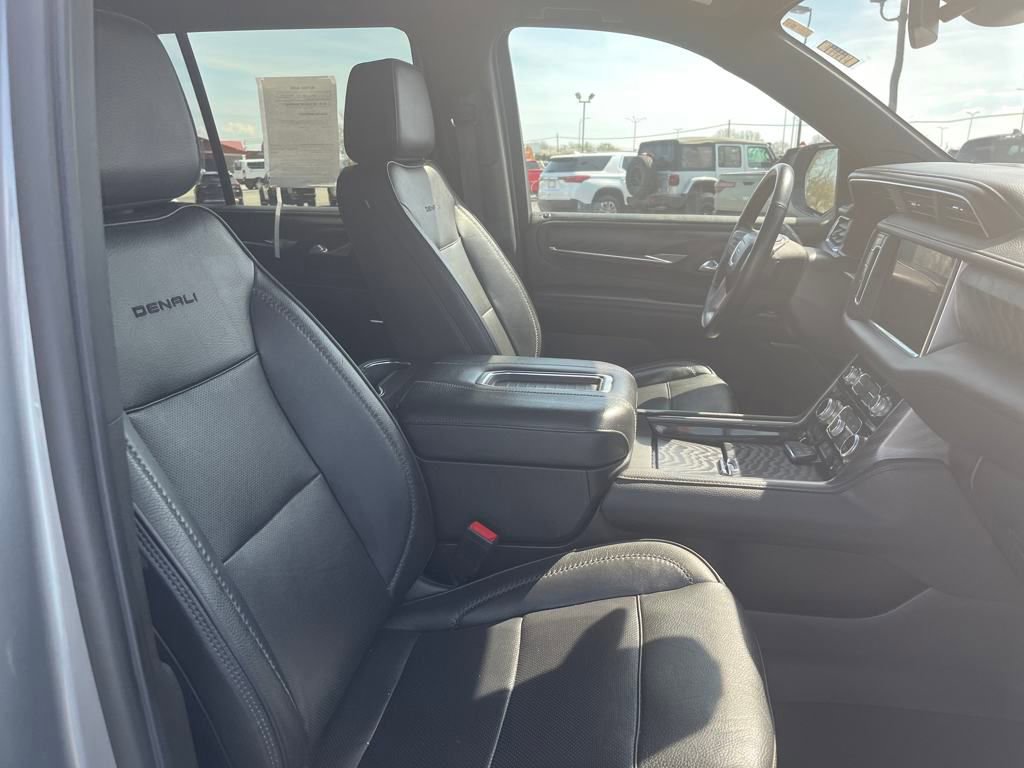 Used 2023 GMC Yukon Denali image 32