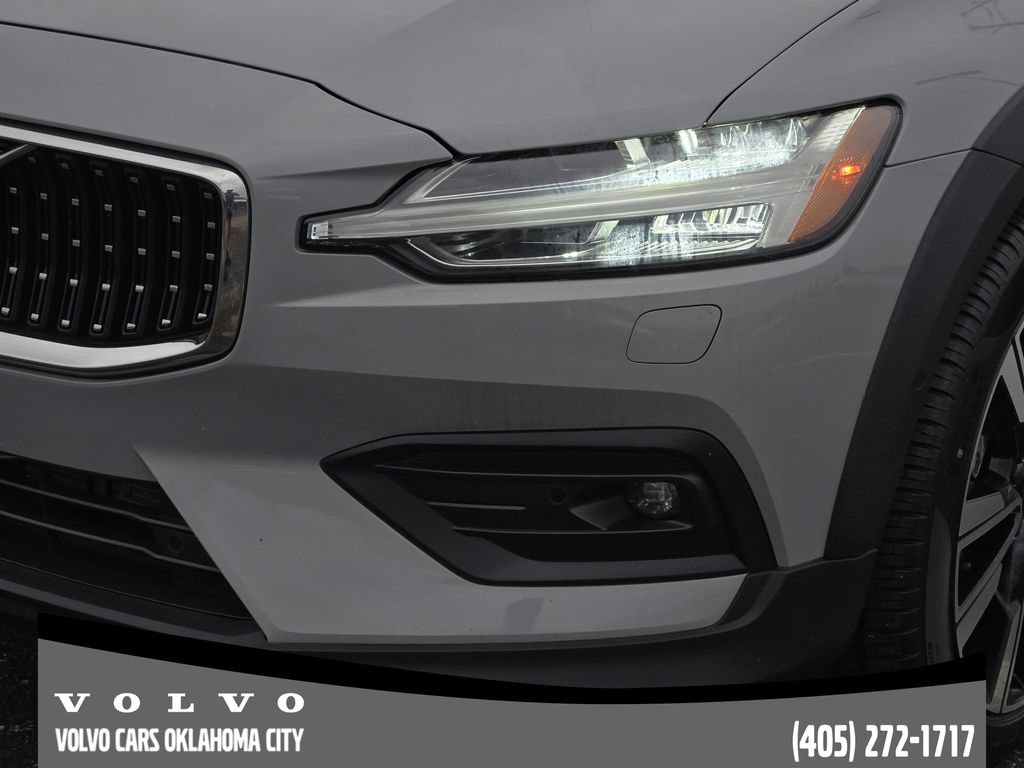 Certified 2025 Volvo V60 B5 Cross Country Ultra AWD/4WD image 8